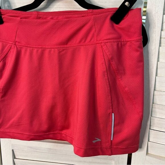 Brooks Raspberry Running Jogging Skirt Skort Medium - Picture 3 of 8